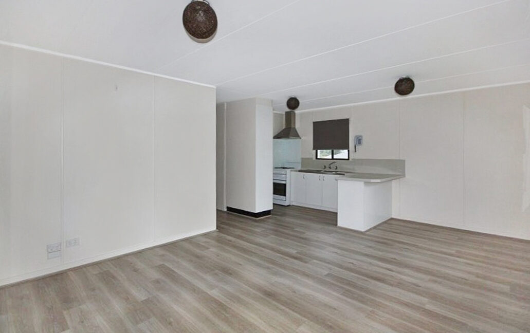 Lounge with Kitchen