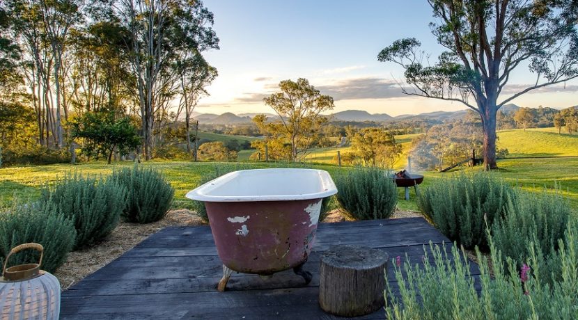 Outdoor bath